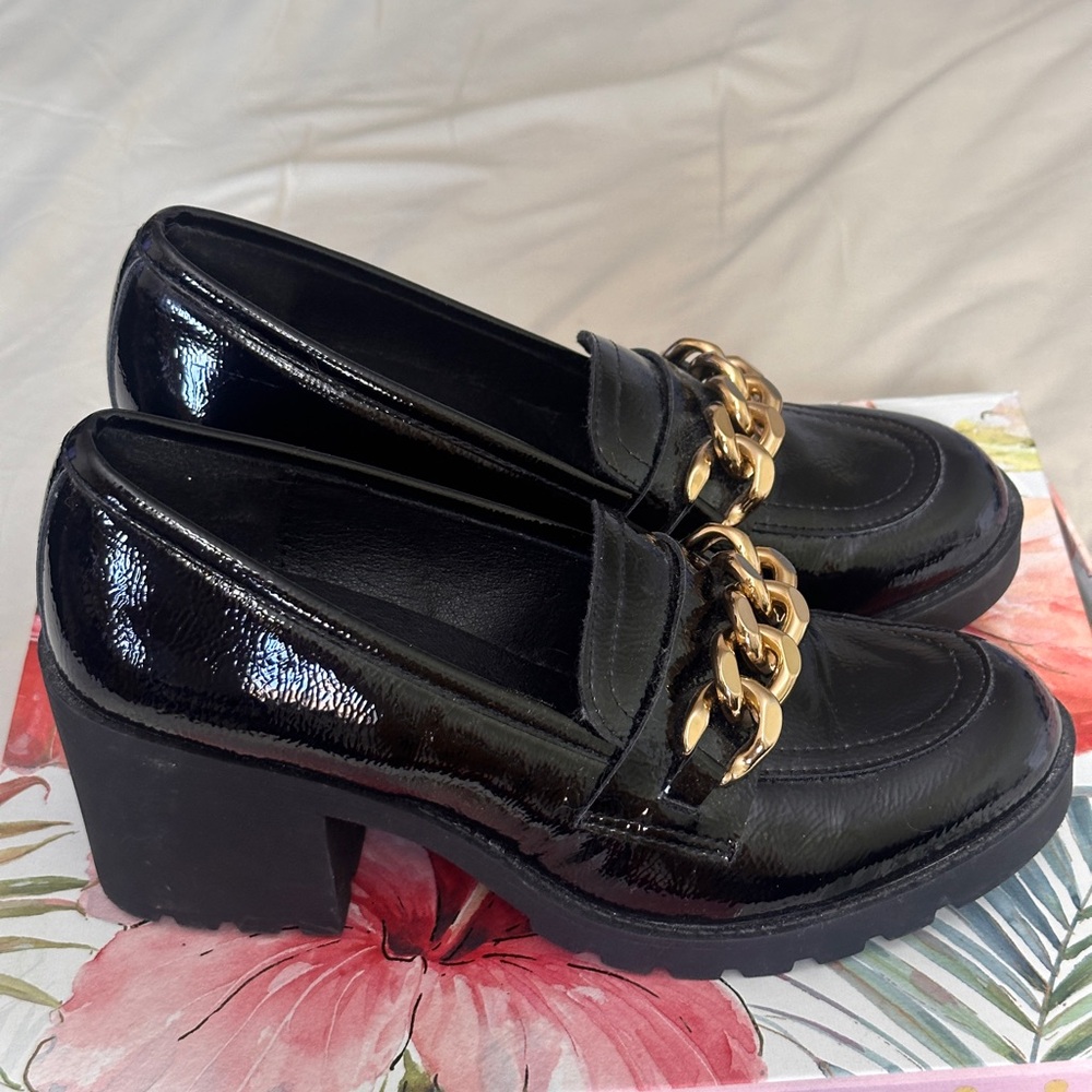 Loafer black heel shoes